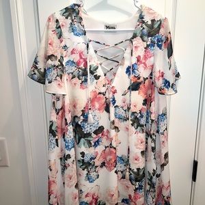 Show Me Your MuMu- size small floral lace up dress